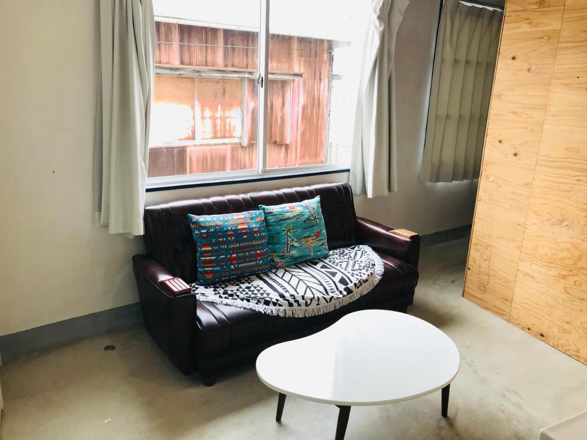 Meedafu'S Yui Hostel And Coffee Yoron Exteriör bild